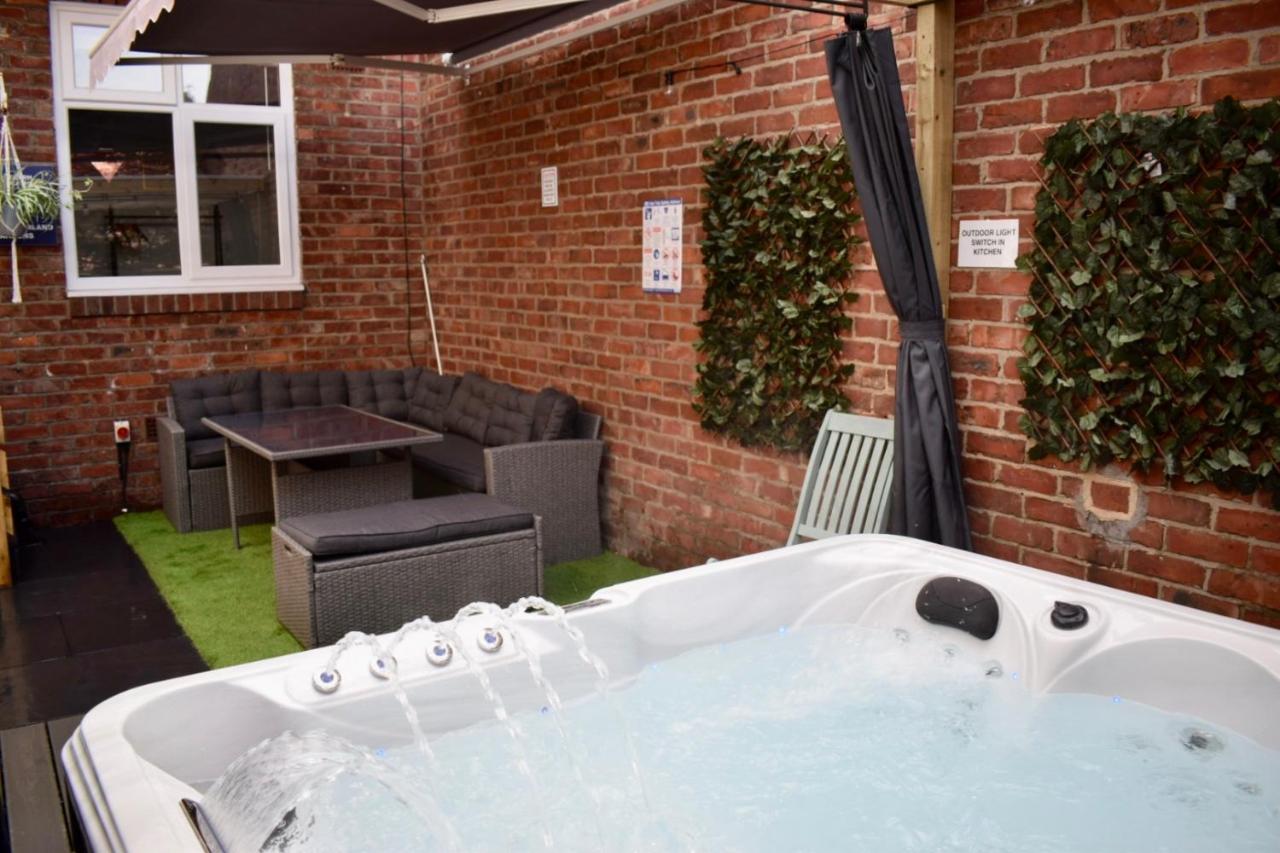 Hot Tub, Free Parking, Near Shops & Restaurants, Location 1M To City Jesmond ภายนอก รูปภาพ