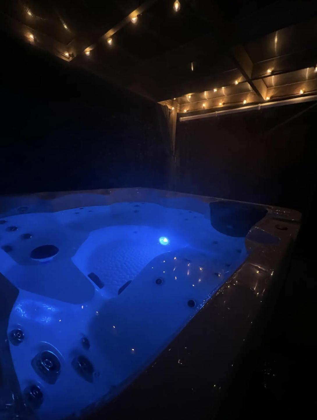 Hot Tub, Free Parking, Near Shops & Restaurants, Location 1M To City Jesmond ภายนอก รูปภาพ