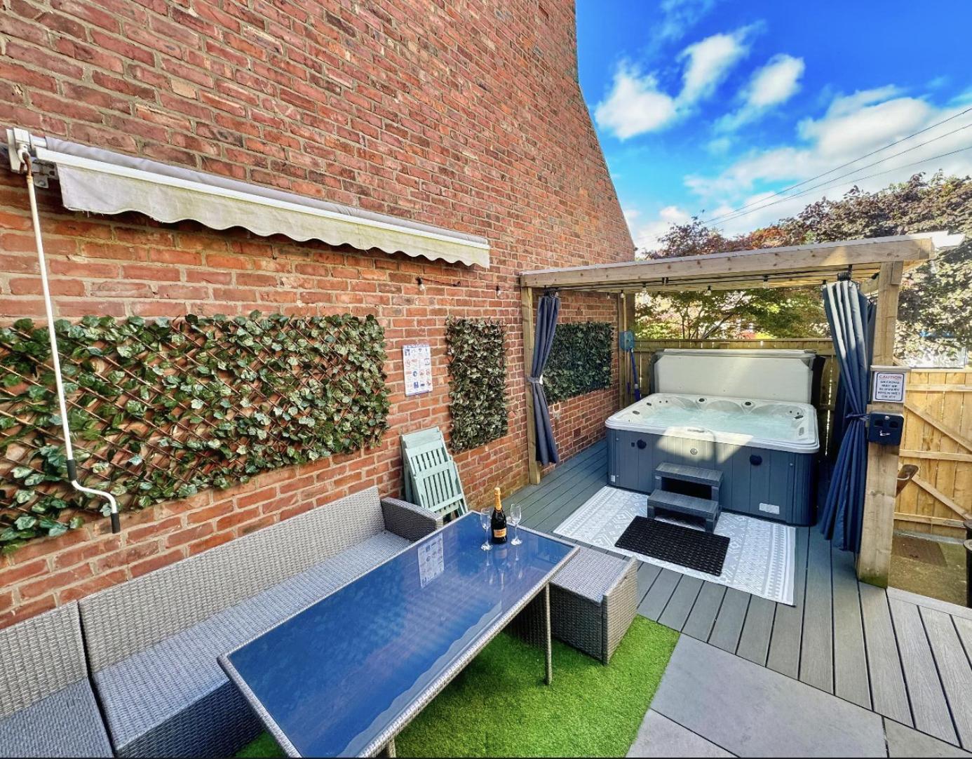 Hot Tub, Free Parking, Near Shops & Restaurants, Location 1M To City Jesmond ภายนอก รูปภาพ