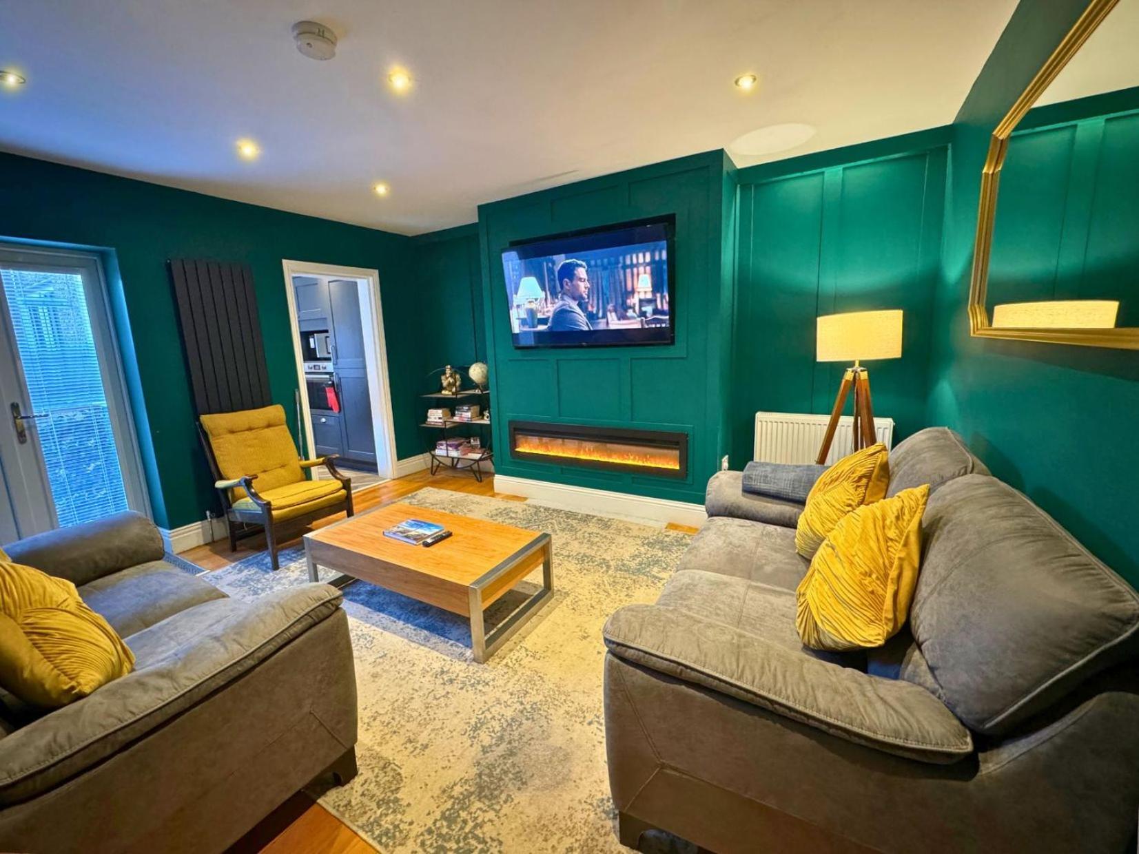 Hot Tub, Free Parking, Near Shops & Restaurants, Location 1M To City Jesmond ภายนอก รูปภาพ