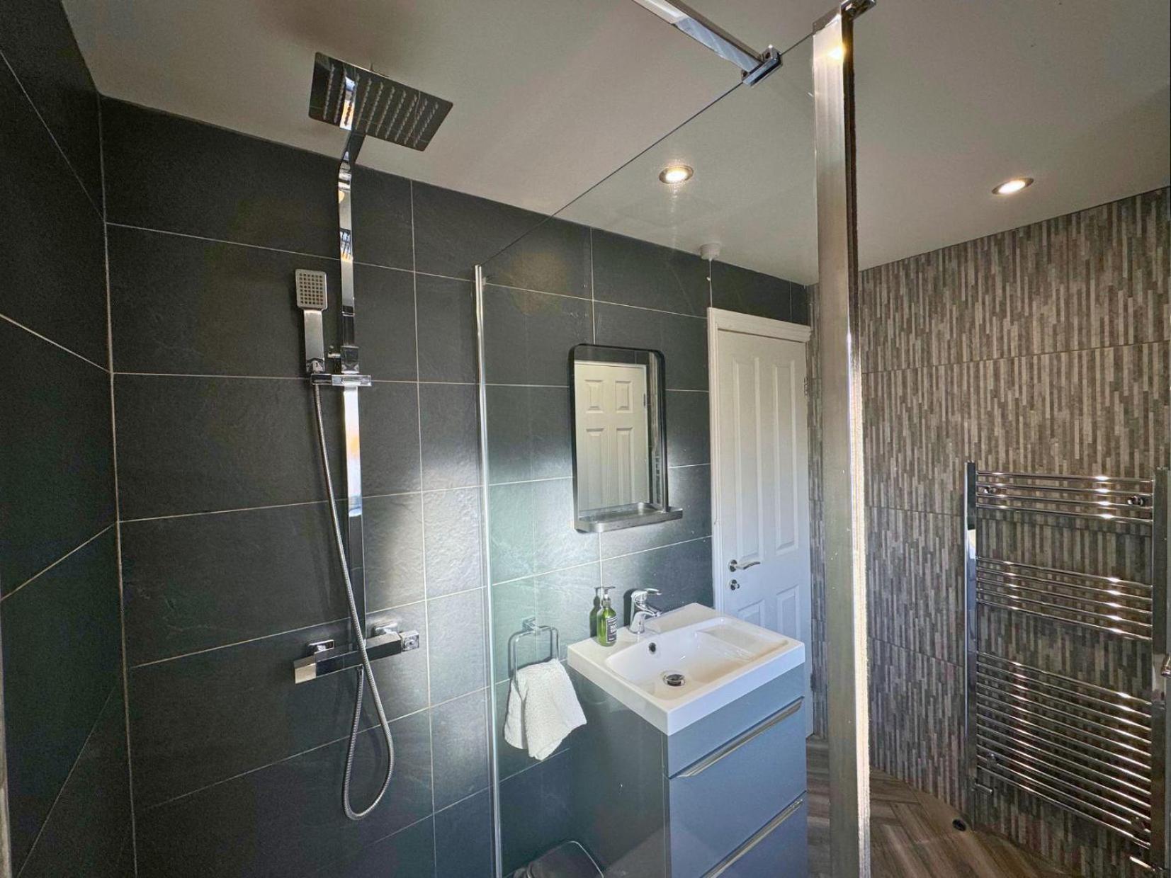 Hot Tub, Free Parking, Near Shops & Restaurants, Location 1M To City Jesmond ภายนอก รูปภาพ