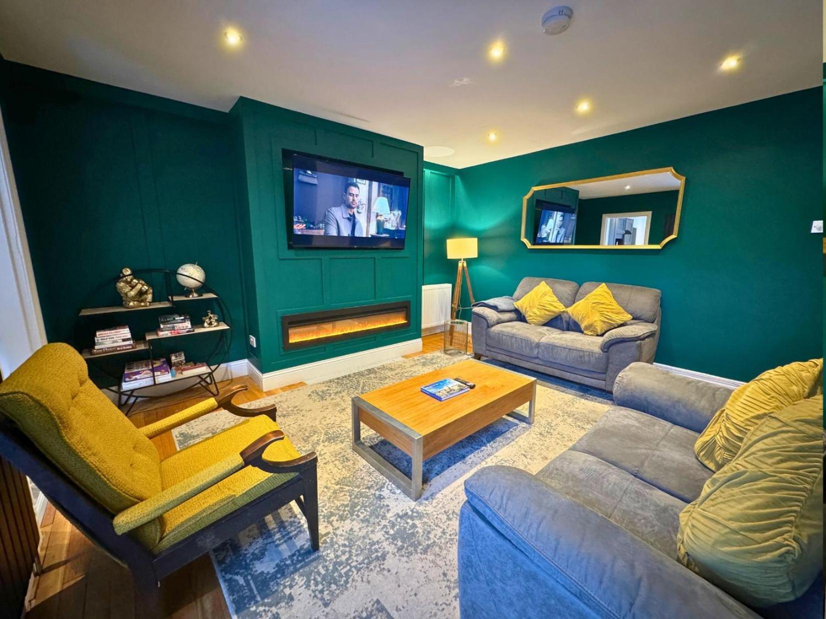 Hot Tub, Free Parking, Near Shops & Restaurants, Location 1M To City Jesmond ภายนอก รูปภาพ