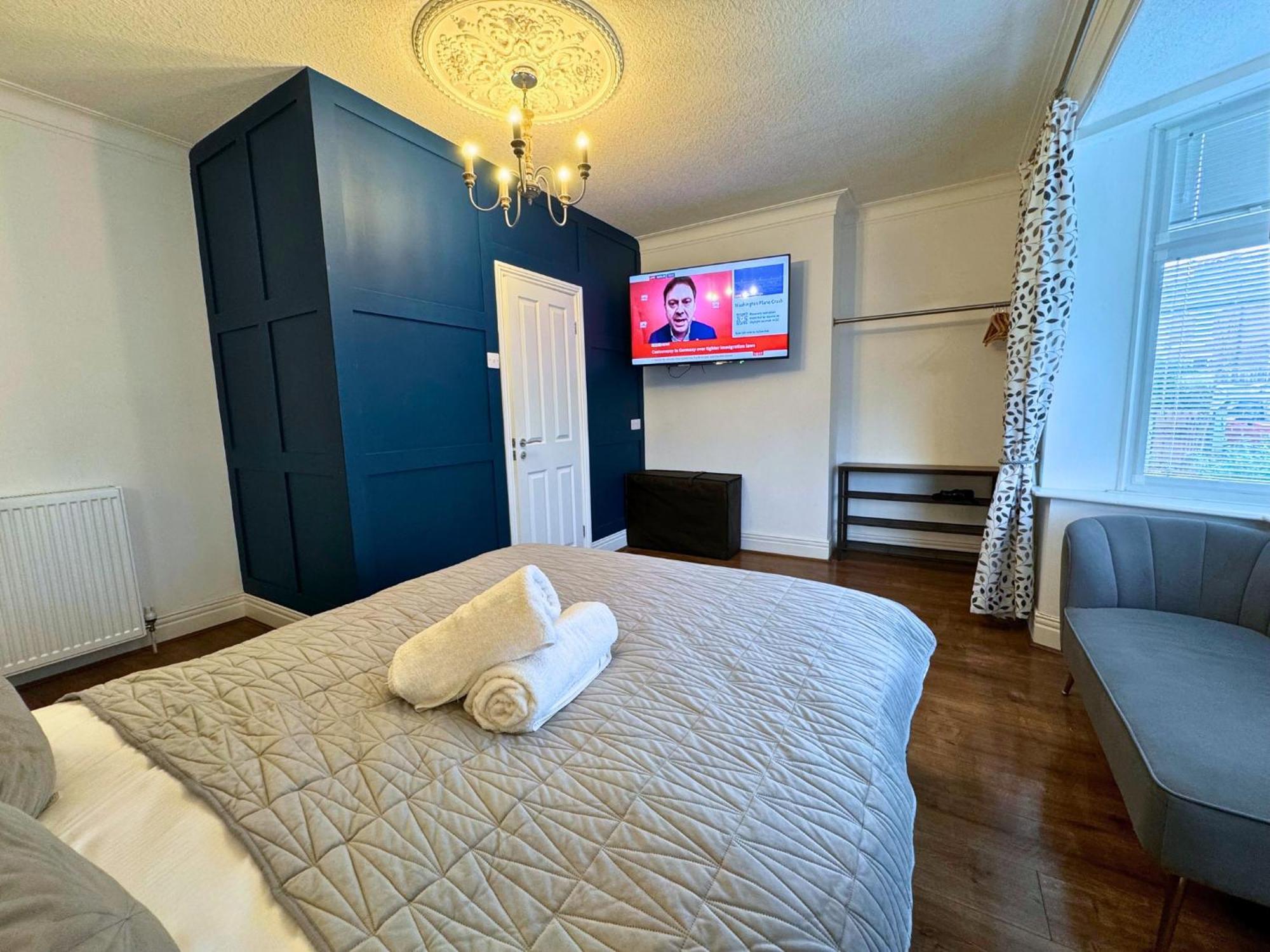 Hot Tub, Free Parking, Near Shops & Restaurants, Location 1M To City Jesmond ภายนอก รูปภาพ