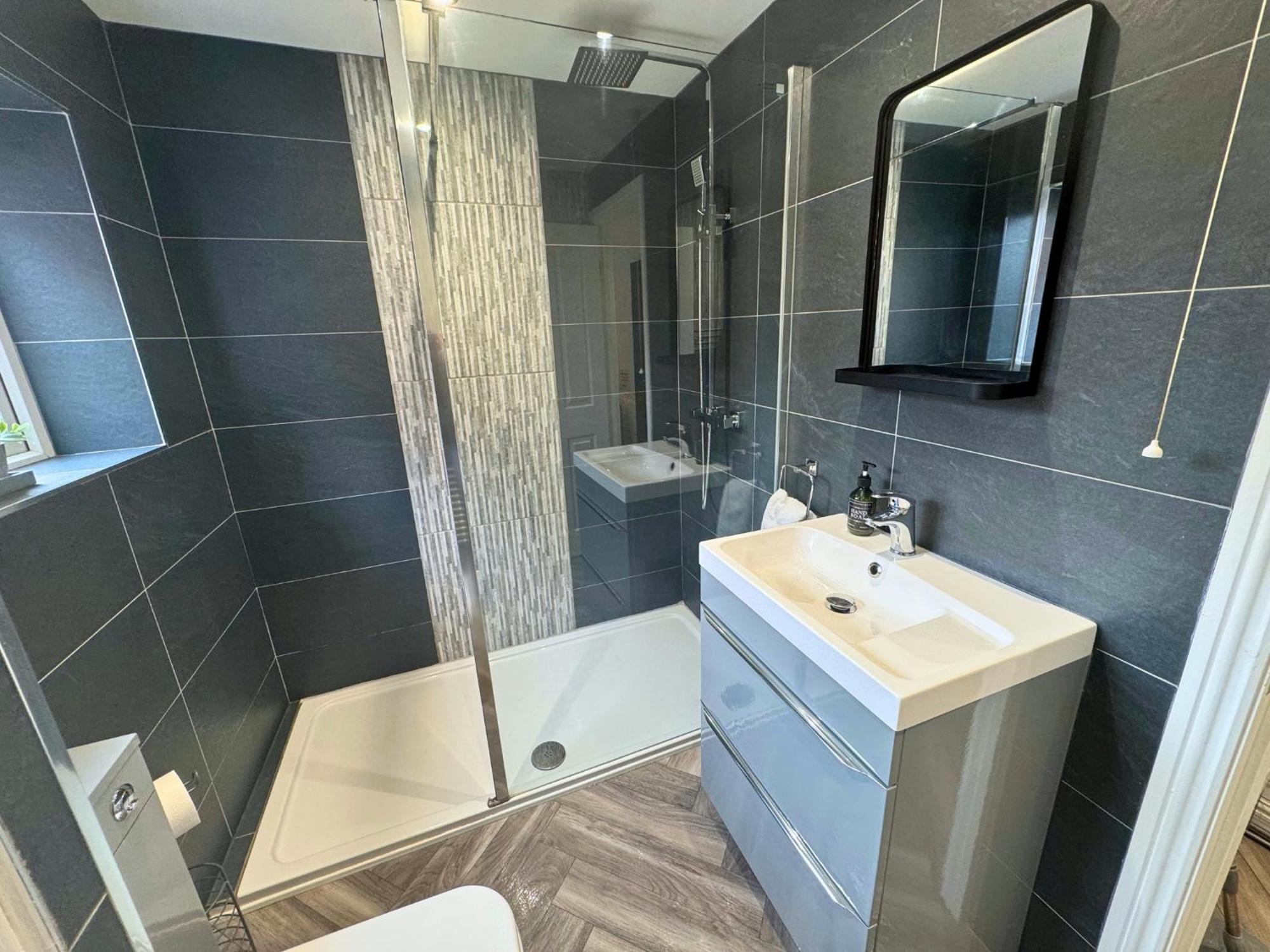 Hot Tub, Free Parking, Near Shops & Restaurants, Location 1M To City Jesmond ภายนอก รูปภาพ