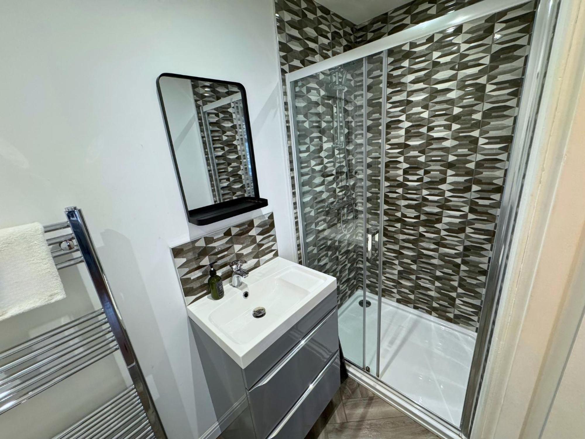 Hot Tub, Free Parking, Near Shops & Restaurants, Location 1M To City Jesmond ภายนอก รูปภาพ